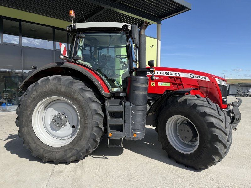 Massey Ferguson 8732 S Exclusive (Stage V)