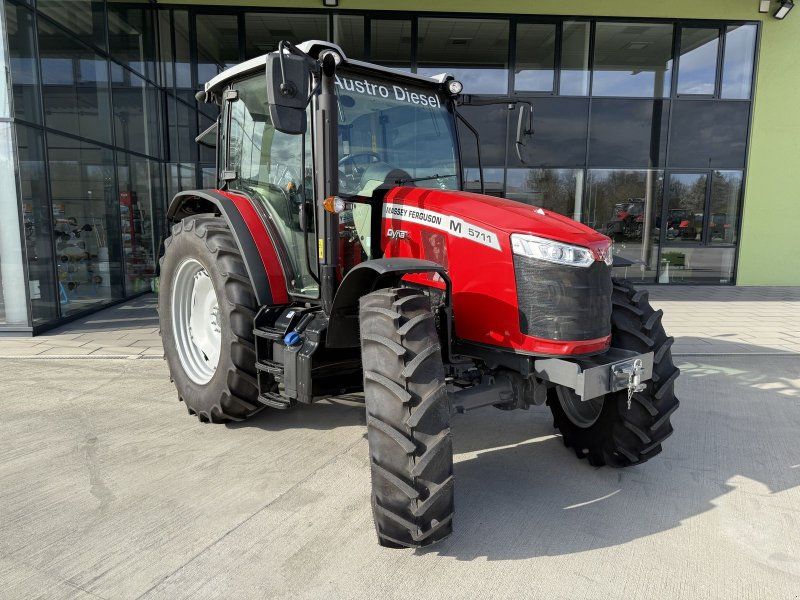 Massey Ferguson 5711 M