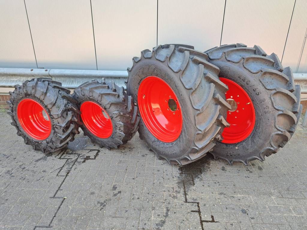 Mitas + Trelleborg 480/65R28 Mitas + 340/65R18 Trellebor