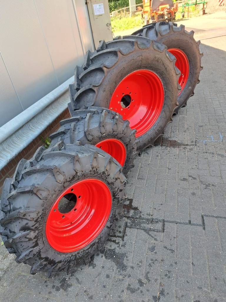 Mitas + Trelleborg 480/65R28 Mitas + 340/65R18 Trellebor