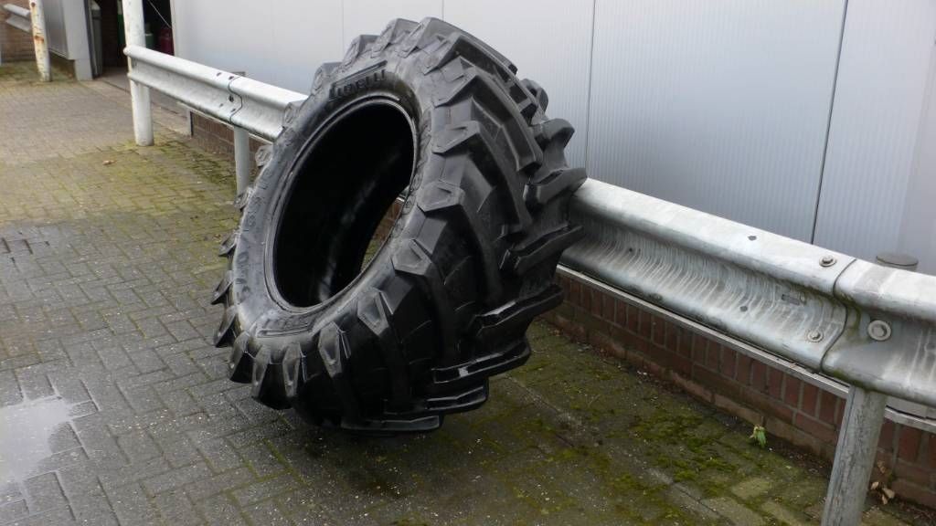 Pirelli 540/65 R 28 TM 800