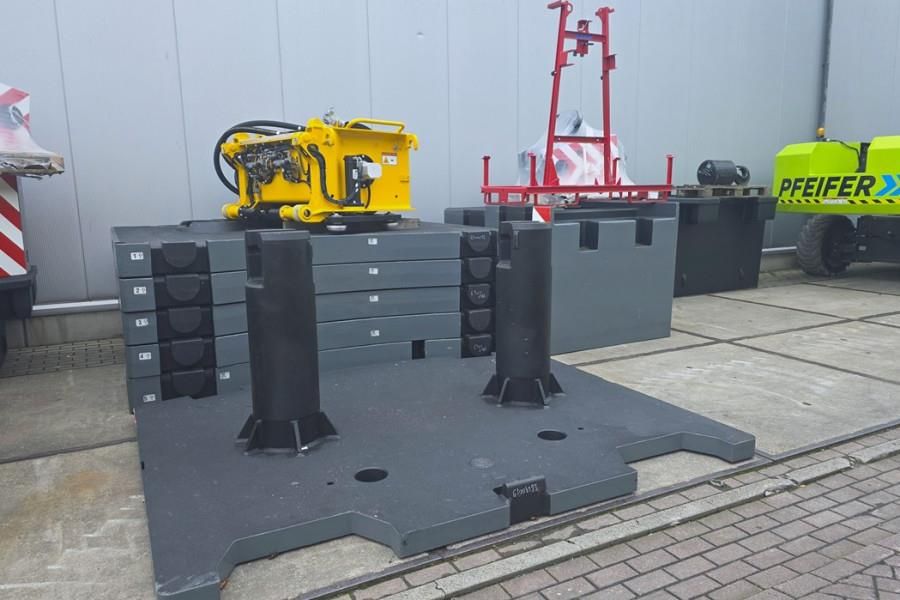 Grove GMK6300L-1 Available For Rent, Dutch Registration,