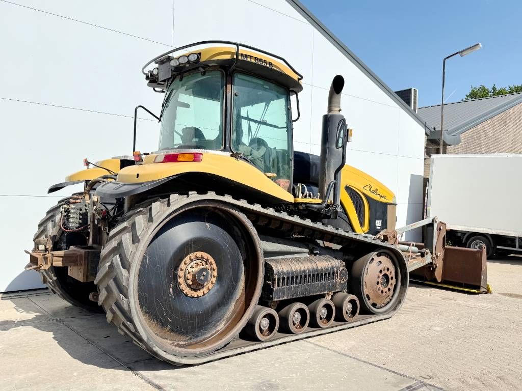 CAT Challenger MT865B - German Machine / Front Blade