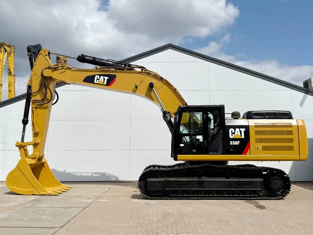 CAT 336FLN - Automatic Greasing / Backup Camera