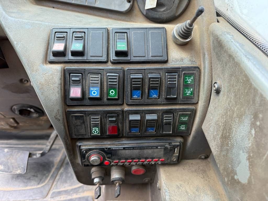 Manitou MRT2150+ Privilege - Remote Control / 4x4x4 / AC