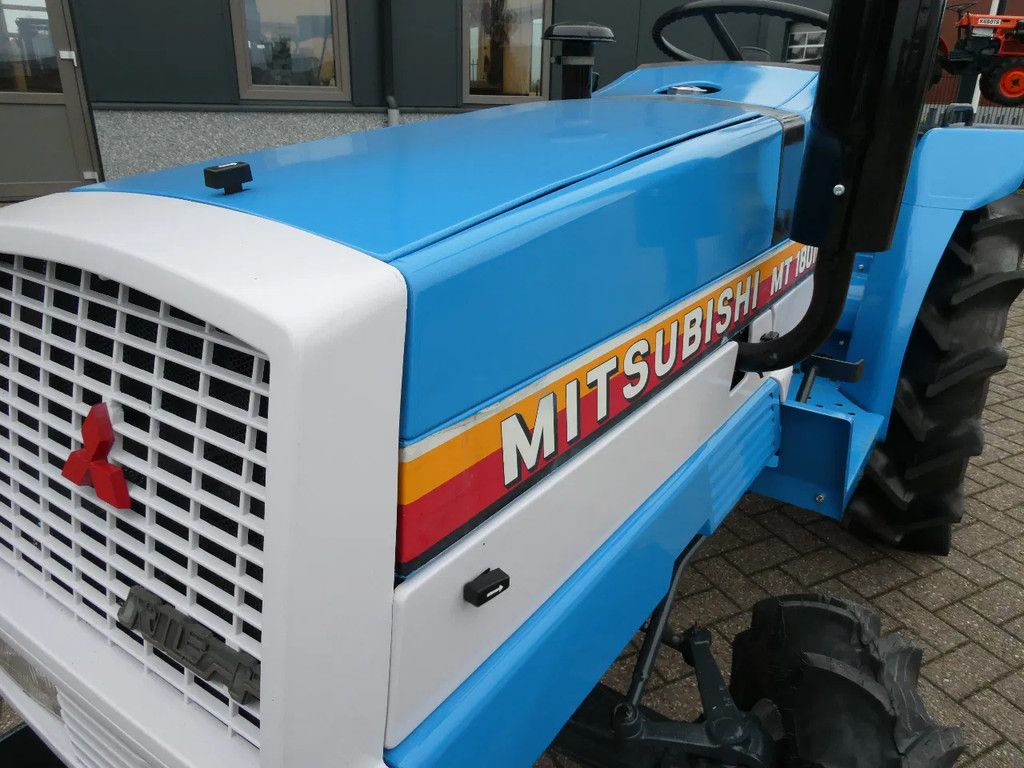 Mitsubishi MT1801D 4wd / 1722 Draaiuren / 4 Cilinder