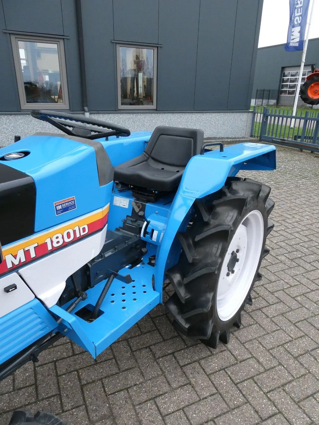 Mitsubishi MT1801D 4wd / 1722 Draaiuren / 4 Cilinder