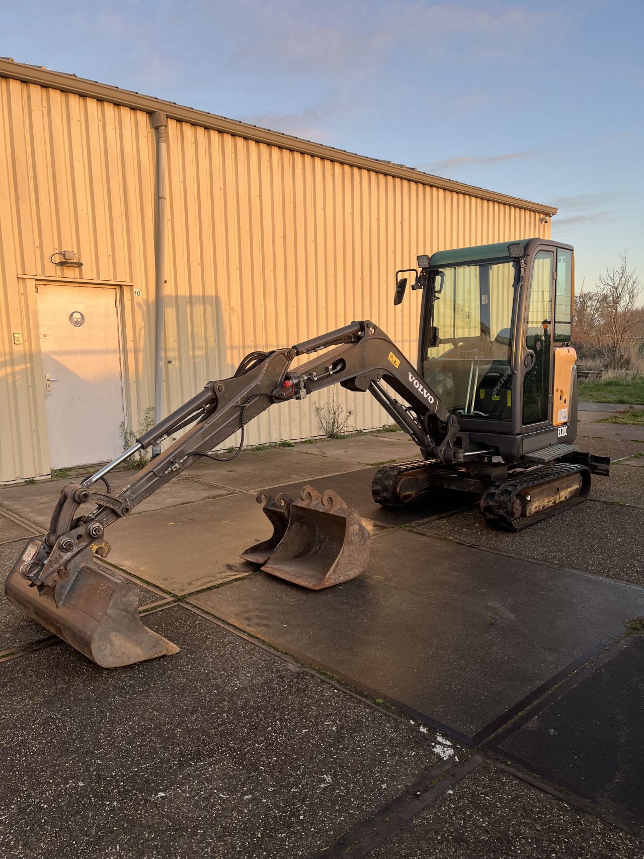 Volvo EC20C minigraver bouwjaar 2013