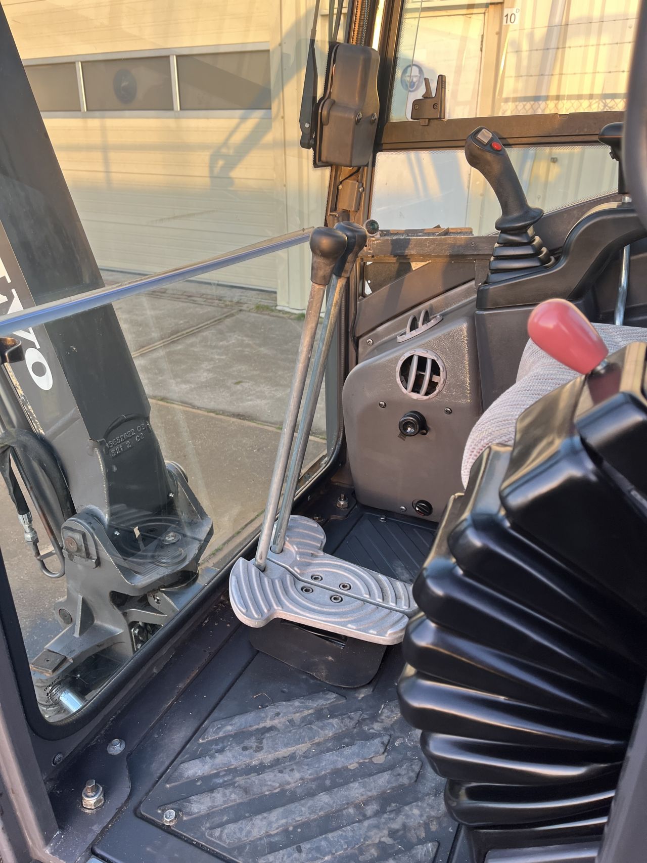 Volvo EC20C minigraver bouwjaar 2013