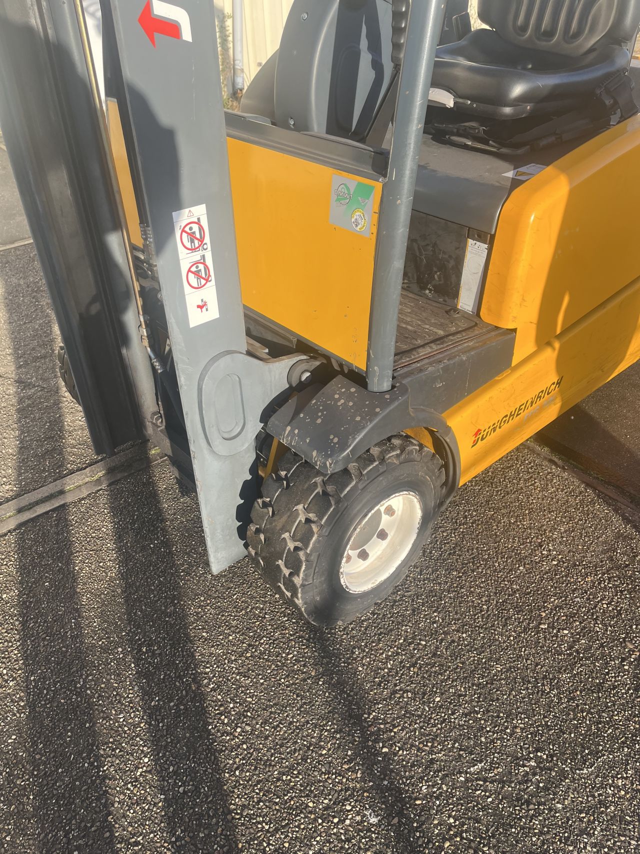 Jungheinrich heftruck EFG 220 bouwjaar 2004 met lage urenstand !