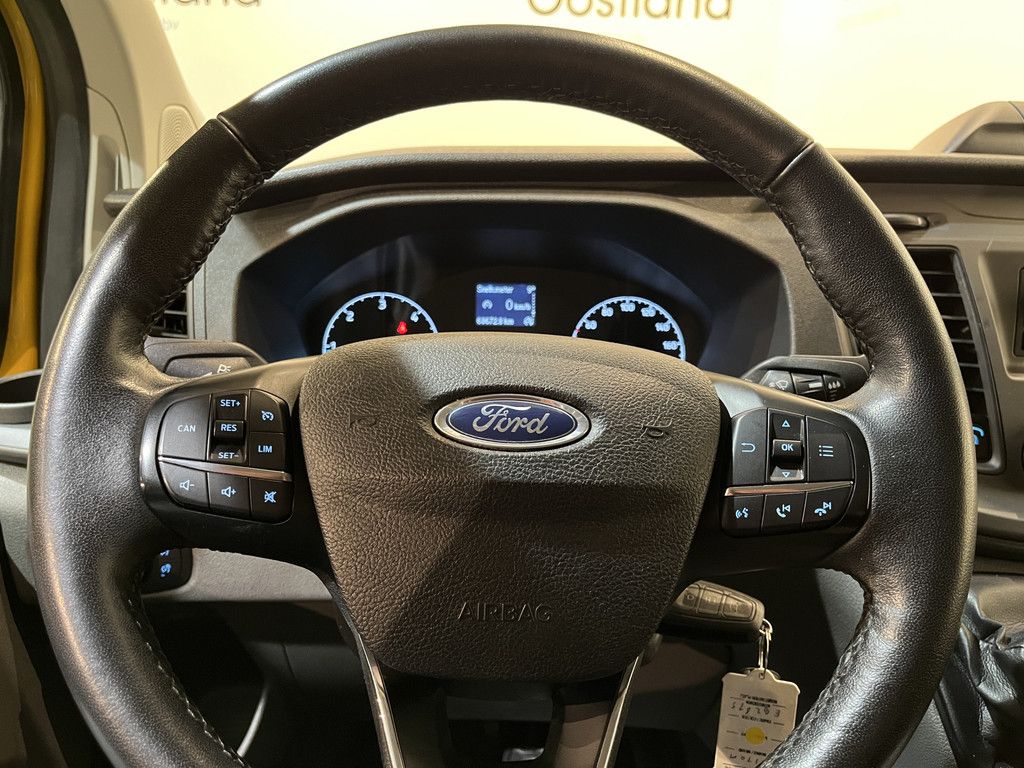 Ford Transit Custom 320 2.0 TDCI L2H1 Trend / Euro 6 / Airco / Cruise Control / Trekhaak / PDC / Imperiaal / 68.700 KM !!