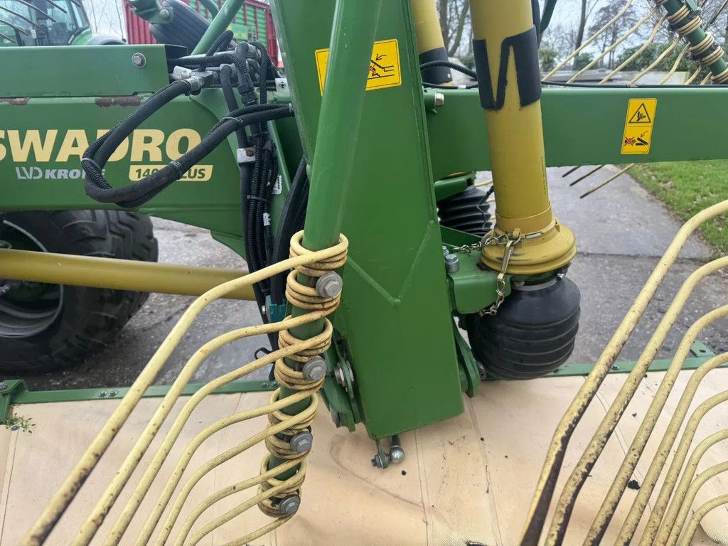 Krone Krone Swadro 1400 plus 4 rotorhark zwiller
