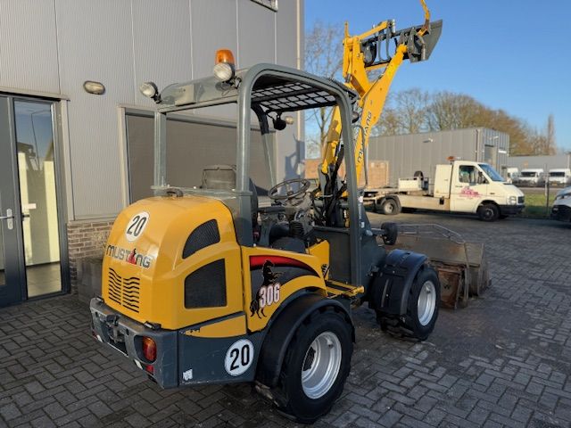 Manitou Mustang 306 520uur Minishovel Kniklader 20km/h NWST