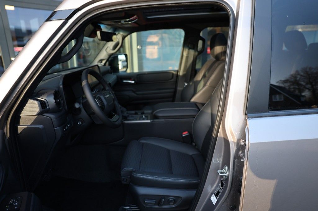 Toyota Landcruiser 250 2.8 D-4D 5DRS hybride 48v PROFESSIONAL A/T 5 SITZ