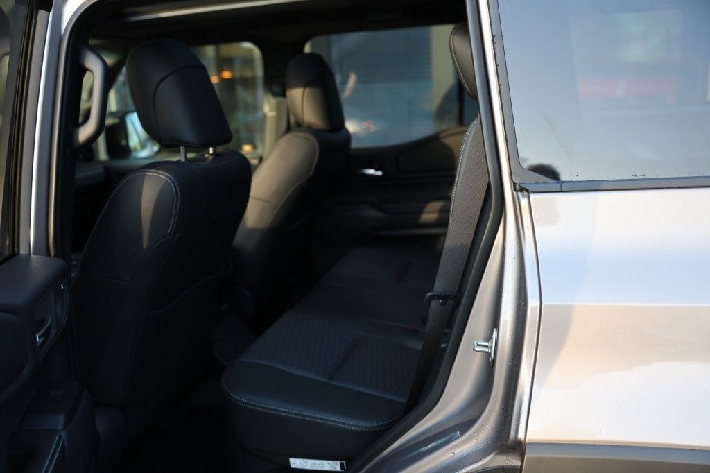 Toyota Landcruiser 250 2.8 D-4D 5DRS hybride 48v PROFESSIONAL A/T 5 SITZ