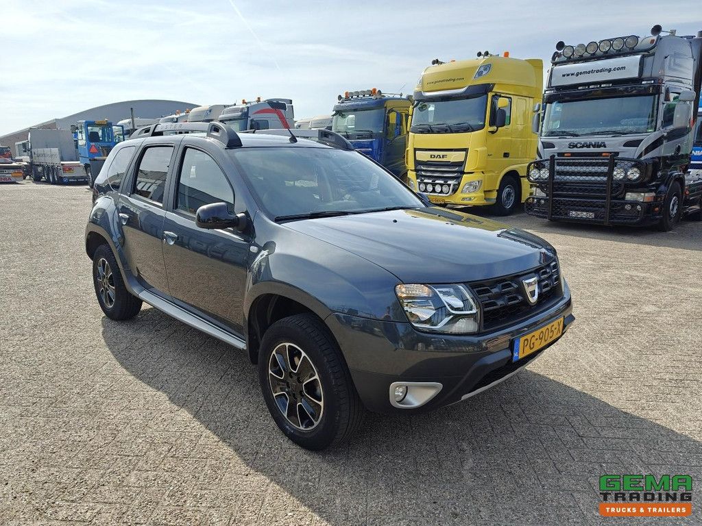 Dacia DUSTER 1.2 TCe Prestige 125PK - Navigatie - Trekhaak - Camera - 82.000km - NAP - 07/2026 APK - EXPORT