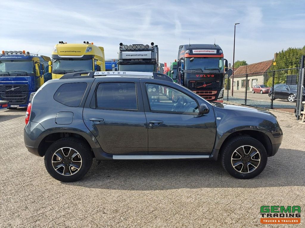 Dacia DUSTER 1.2 TCe Prestige 125PK - Navigatie - Trekhaak - Camera - 82.000km - NAP - 07/2026 APK - EXPORT