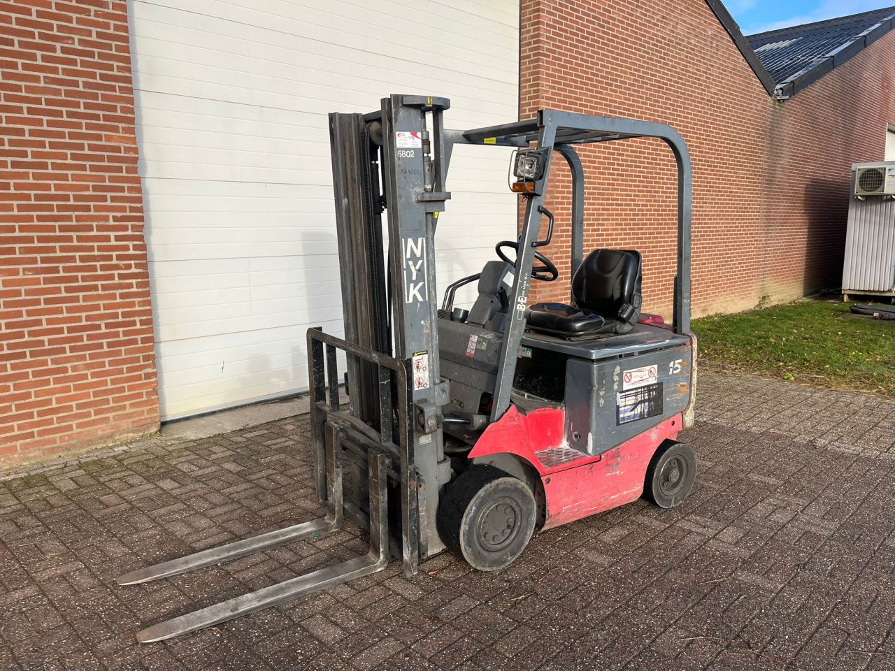 Nichiyu FB15P Elektrische Heftruck | 2005 | 4600U | 1.5T | 330CM