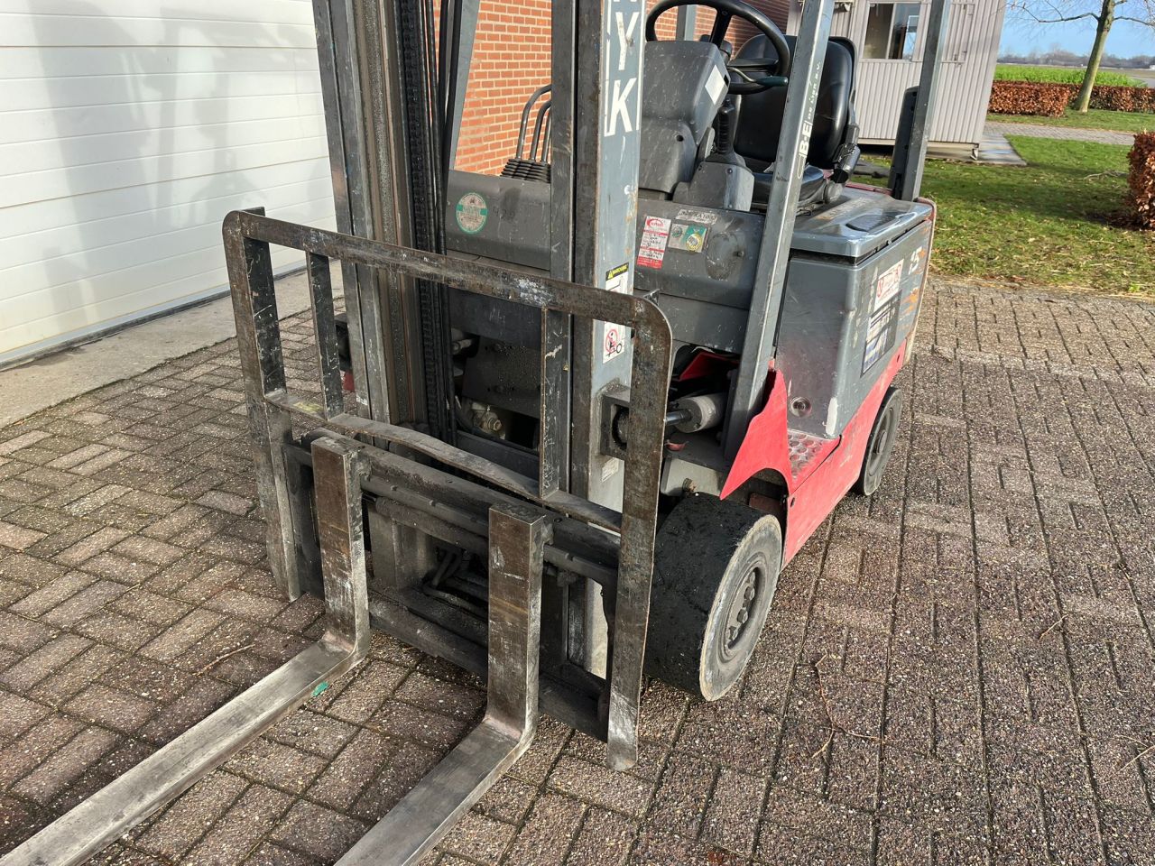 Nichiyu FB15P Elektrische Heftruck | 2005 | 4600U | 1.5T | 330CM