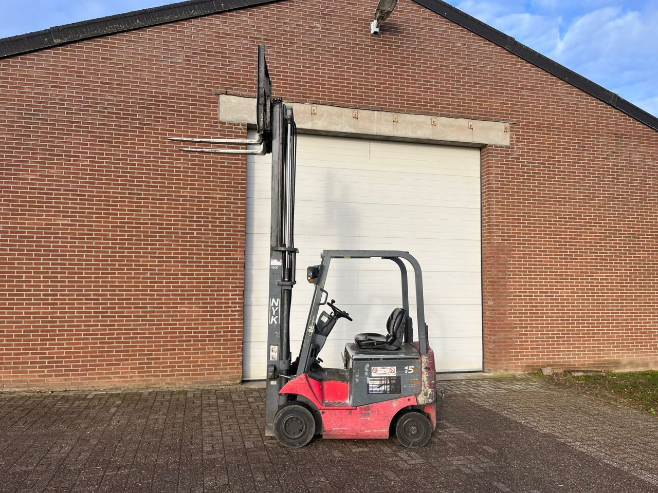 Nichiyu FB15P Elektrische Heftruck | 2005 | 4600U | 1.5T | 330CM