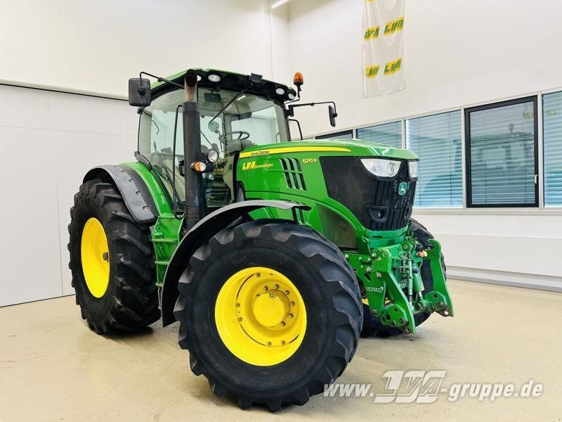John Deere 6210R