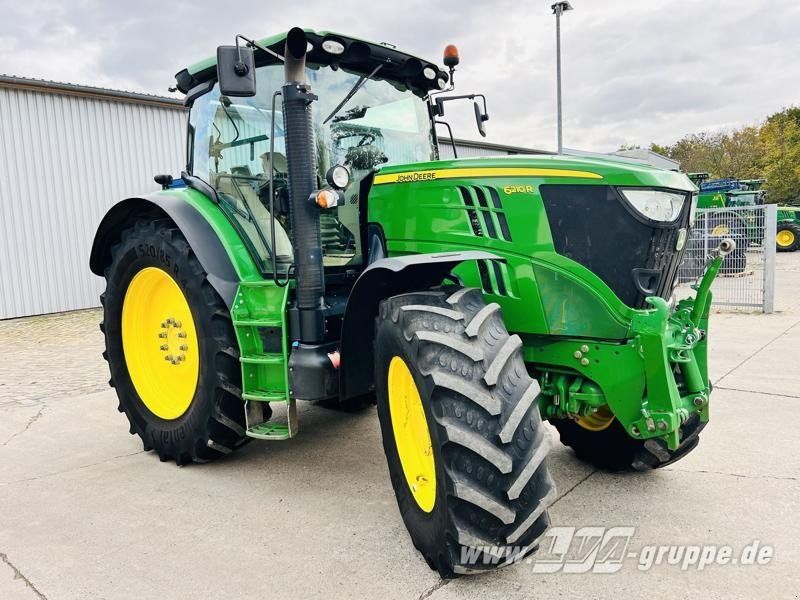 John Deere 6210R