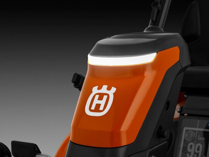 Husqvarna Rider 216TS AWD mit Servolenkung & Mähdeck