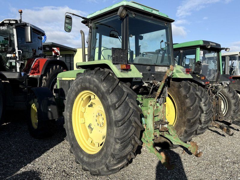 John Deere 3350