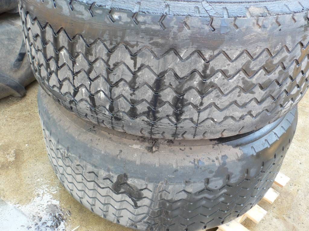 Michelin 18 R 22.5 gazonbanden + velg