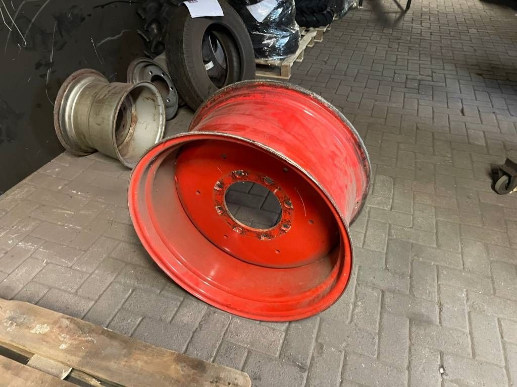 Velgen 15 X R30 Steekmaat 220/275/8