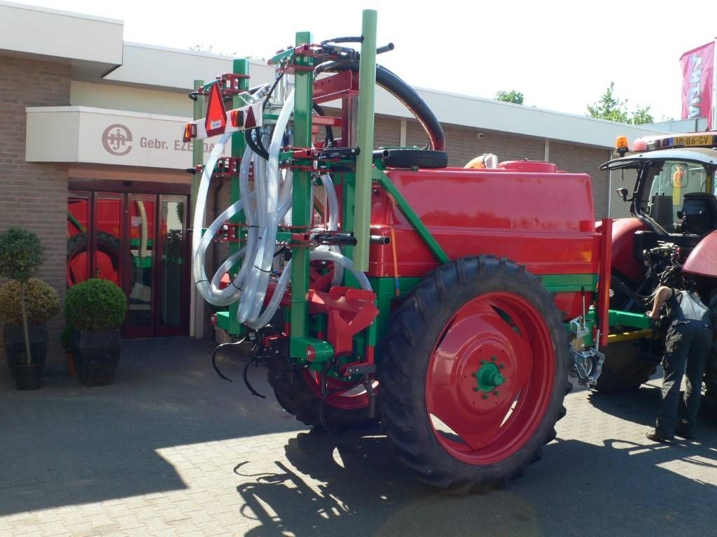 Globus Getrokken rijen-bemester voor dierlijke drijfmest