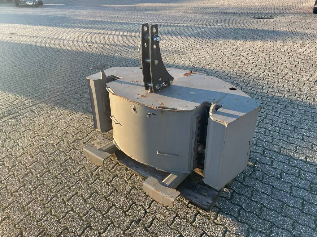 MX Frontgewicht 1500 KG