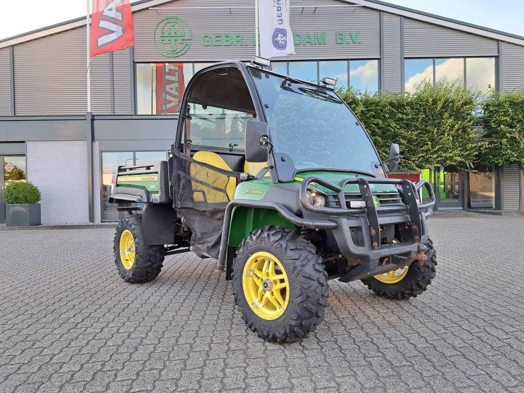 John Deere Gator