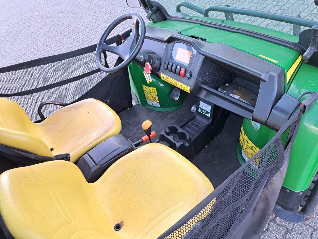 John Deere Gator
