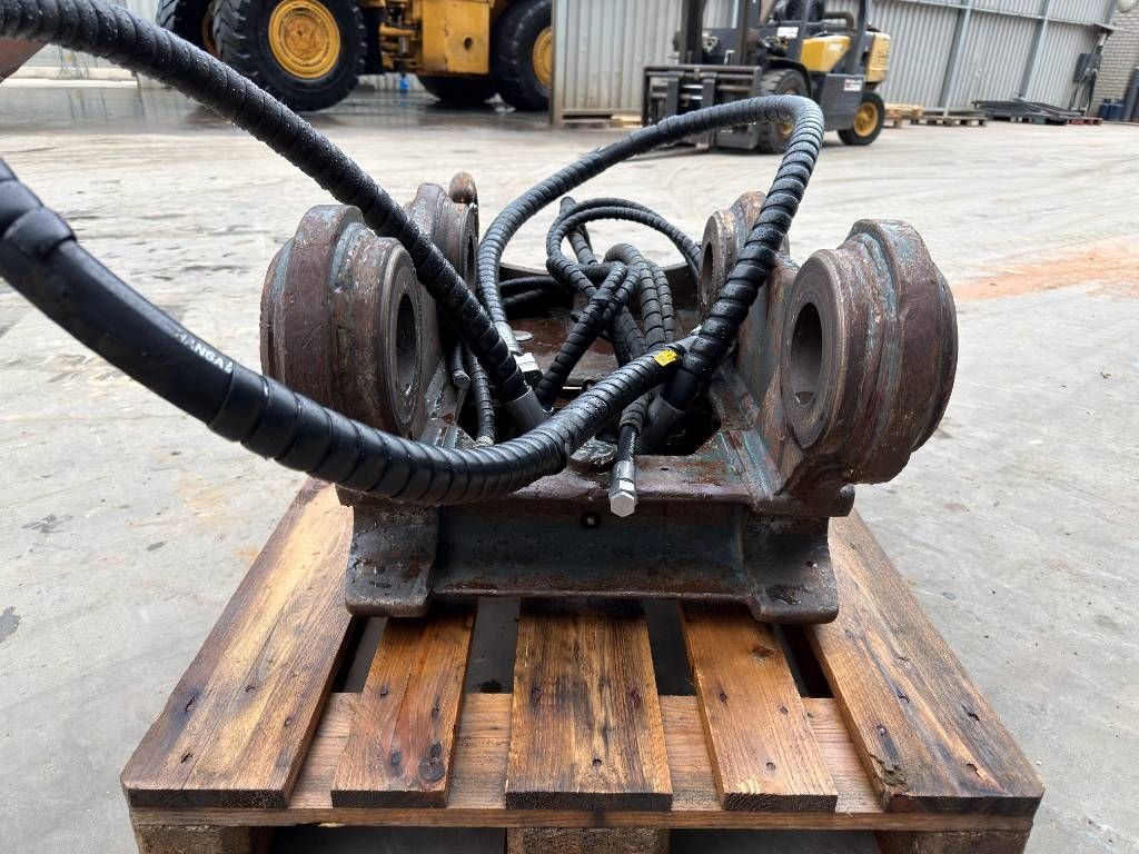 OilQuick OQ70/55 - 329E / 330F