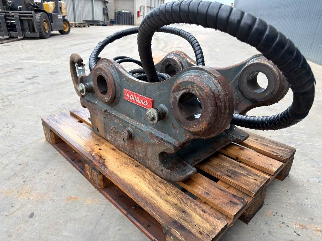 OilQuick OQ70/55 - 329E / 330F