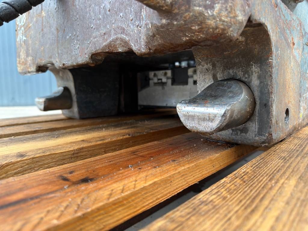 OilQuick OQ70/55 - 329E / 330F