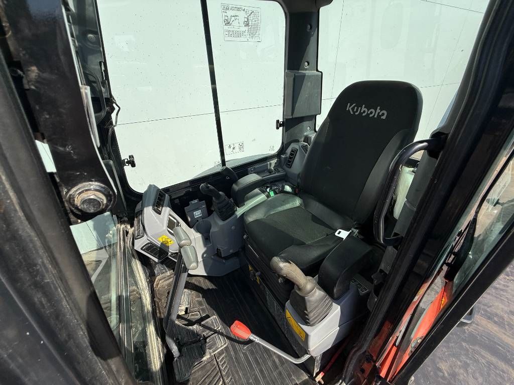 Kubota KX037-4 - Hammer Lines / Quick Coupler