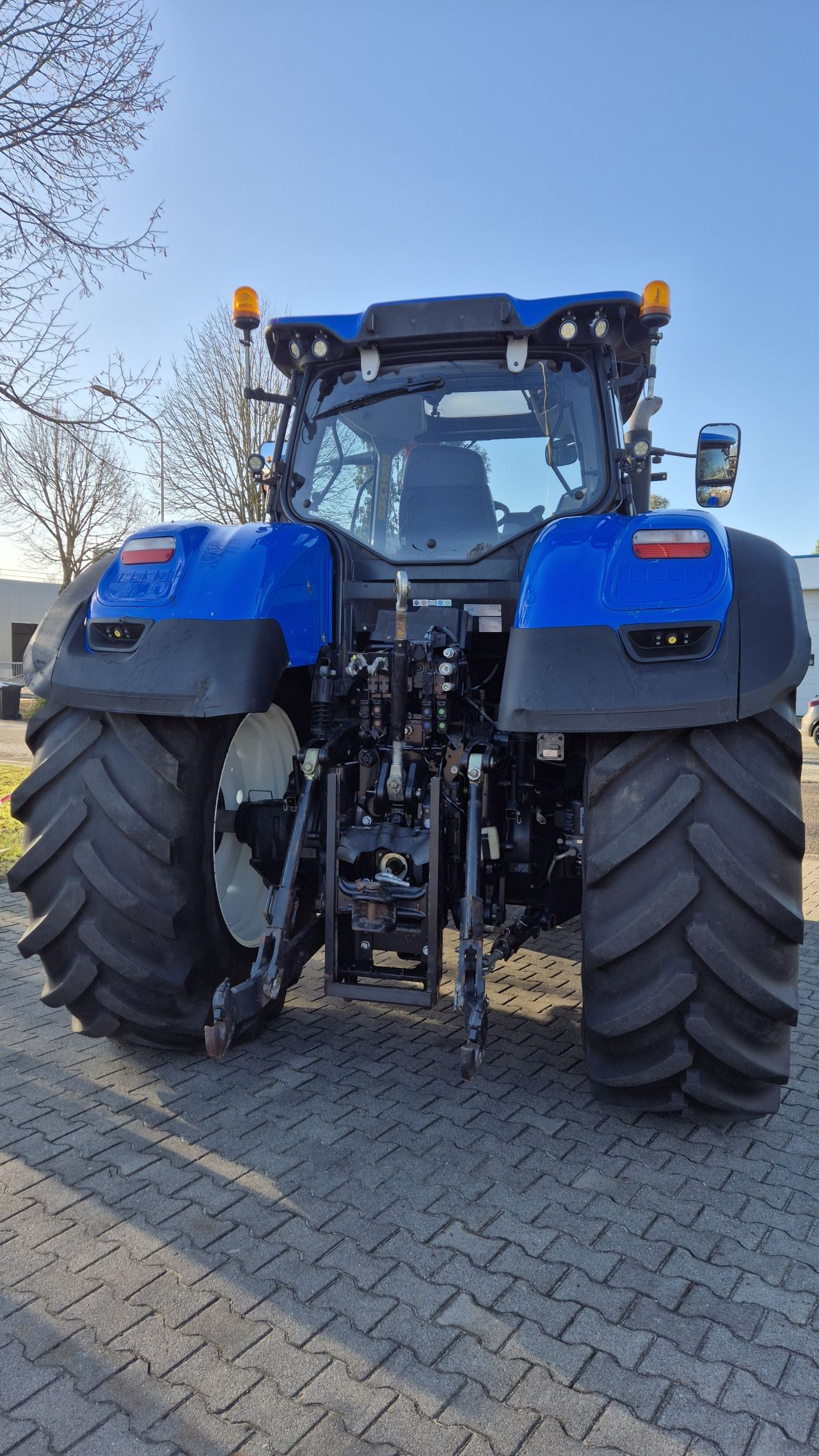 New Holland T7.315 HD AC 40Kmh. Fronthef en Lucht.