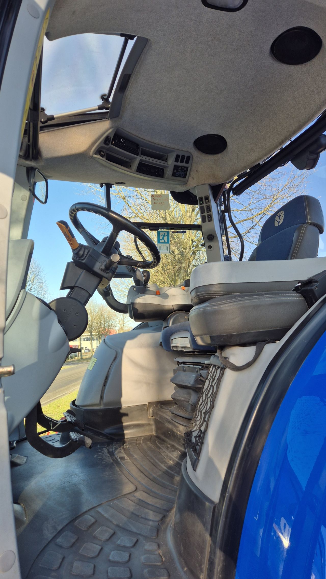 New Holland T7.315 HD AC 40Kmh. Fronthef en Lucht.