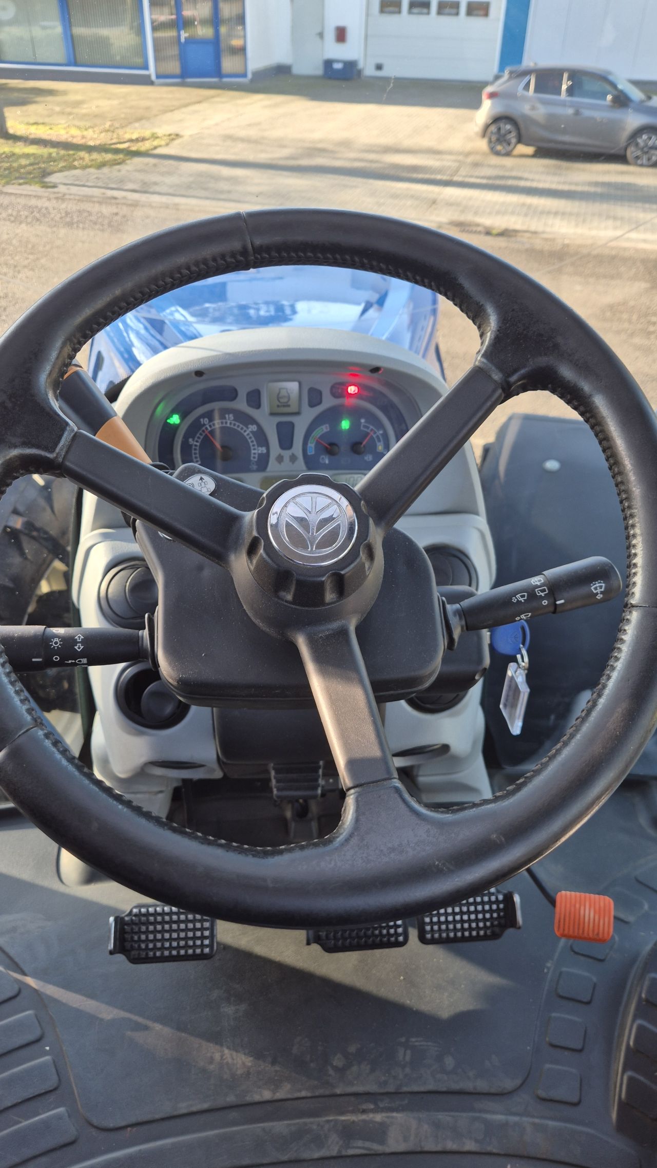 New Holland T7.315 HD AC 40Kmh. Fronthef en Lucht.