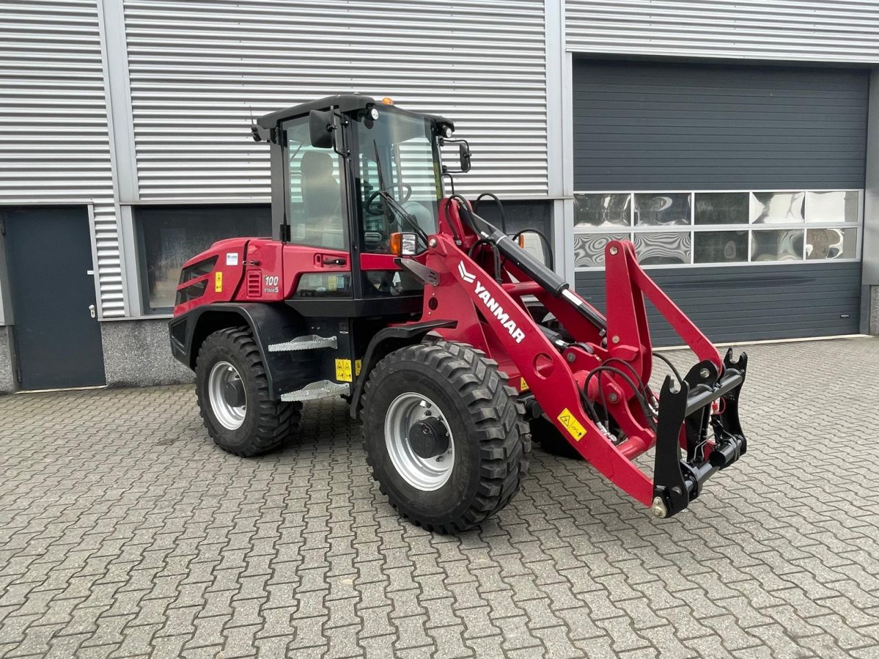 Yanmar V100-5 shovel / wiellader