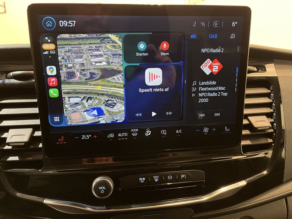 Ford E-Transit 350 L2H2 Trend 68 kWh / 100% Elektrisch !! / Airco / Cruise Control / CarPlay / Camera / Navigatie / 3-Zits / 12.000 KM !!