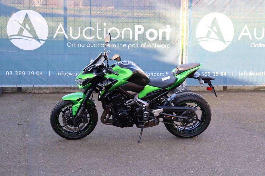 Motorbike Kawasaki Z900 Petrol 2017 (Margin)