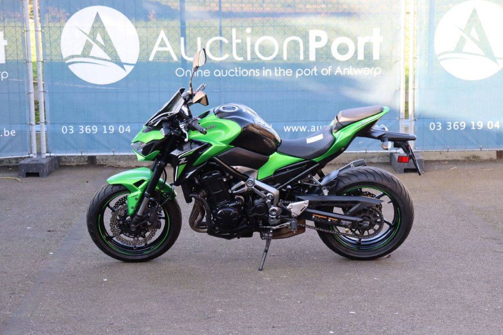 Motorbike Kawasaki Z900 Petrol 2017 (Margin)
