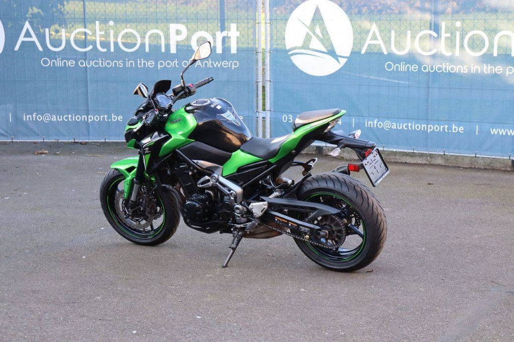 Motorbike Kawasaki Z900 Petrol 2017 (Margin)