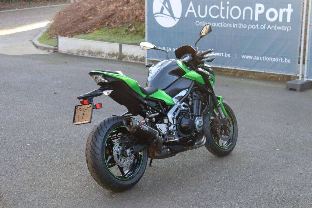 Motorbike Kawasaki Z900 Petrol 2017 (Margin)