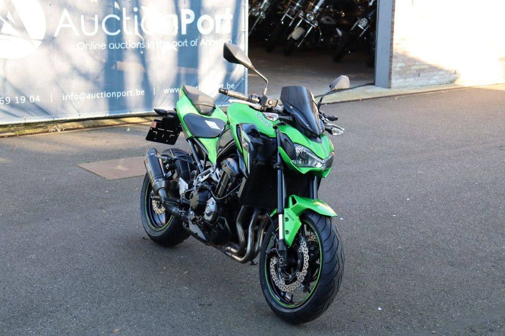 Motorbike Kawasaki Z900 Petrol 2017 (Margin)