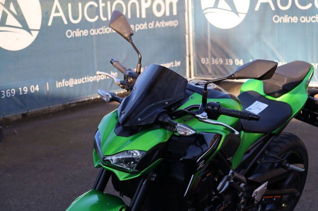 Motorbike Kawasaki Z900 Petrol 2017 (Margin)