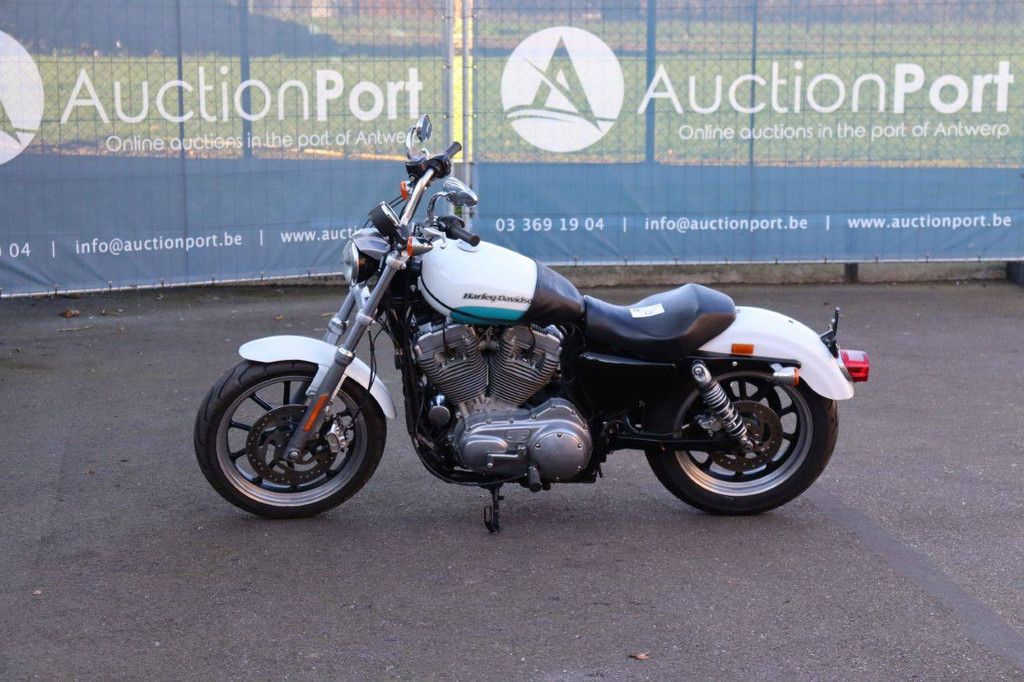 Harley-Davidson Sportster XL883 Super Low Benzin 2016